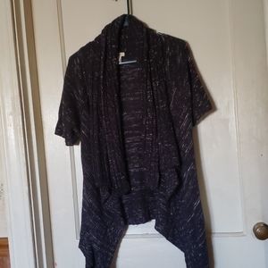 Short sleeve sweater